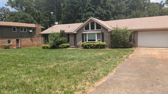 Building Photo - Cozy 3 Bed/2 Bath home in Decatur!!