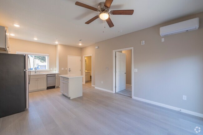 1BR, 1BA - 580 SF - Living Room - Sunnyhills II Apartments