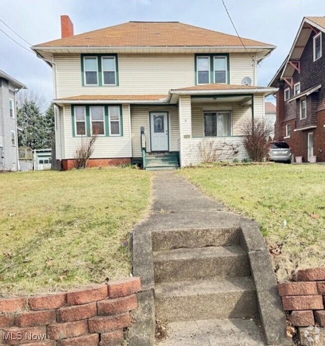 Building Photo - 799 E Buchtel Ave Rental
