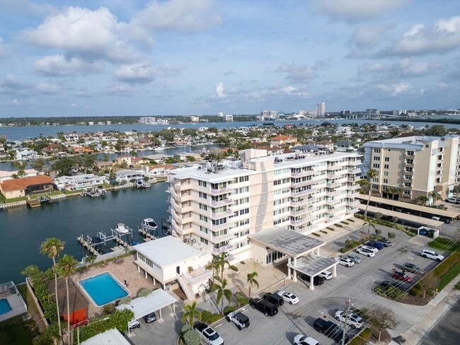 Building Photo - 223 Island Way Unit 7F Rental
