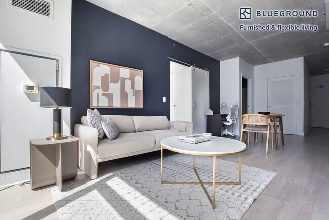 Photo - 311 W Illinois St Unidad FL11-ID1049