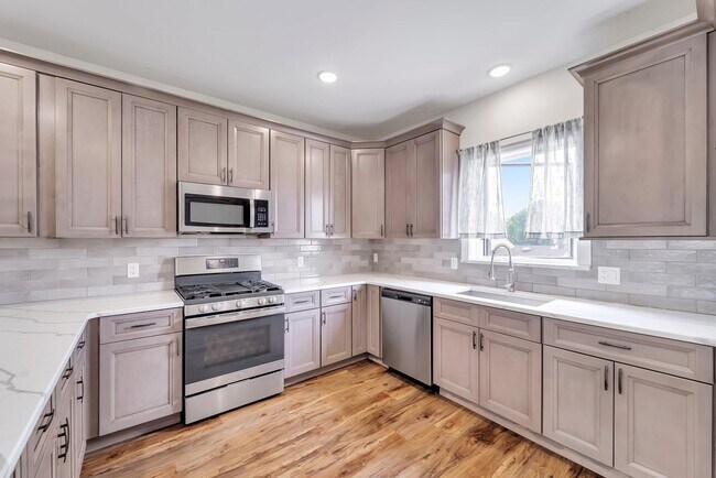 Photo - 285 Julianne Terrace Unit 2