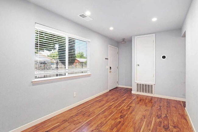 Photo - 4605 36th St Unit Downstairs