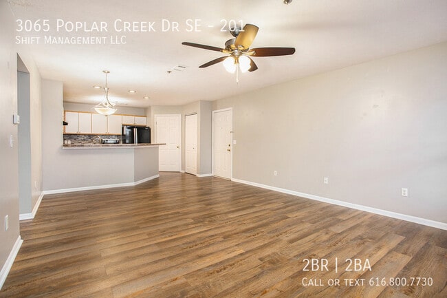 Photo - 3065 Poplar Creek Dr SE