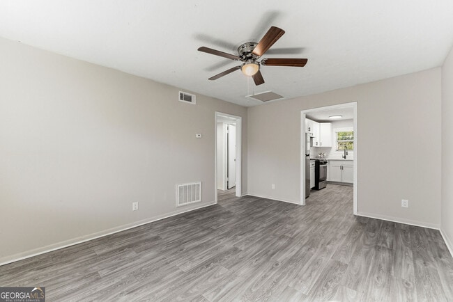 Photo - 558 College St Unidad A-12