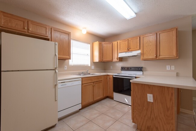 654-656 Center Pl