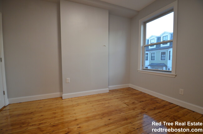 Photo - 48 Green St Apartments Unit 2