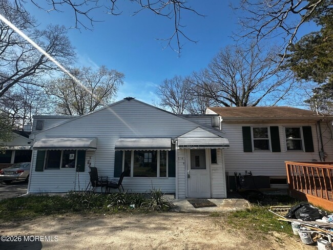 Photo - 114 W 4th St