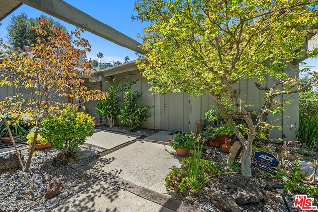 Photo - 3641 Woodcliff Rd