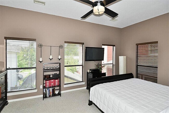 Photo - 543 W 16th St Casa