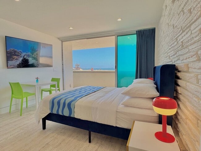 Photo - Stunning Ocean Front Location Unidad A