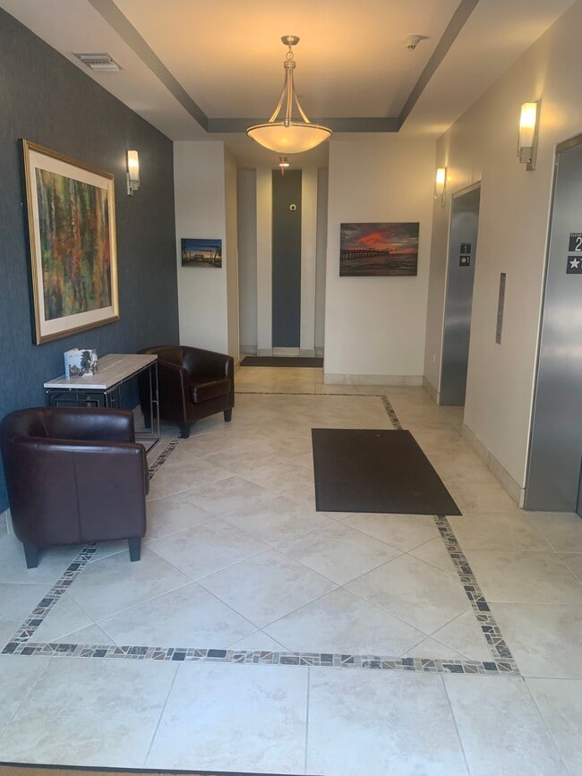 Main Lobby - 511 Lucerne Ave Unit The Lucerne