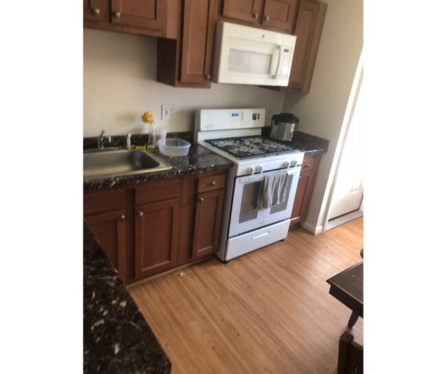 Photo - 9083 Meadow Heights Rd Unidad 1 Available $750