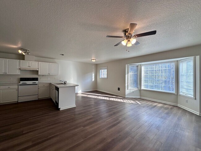 Photo - Spacious Condo in Downtown Gresham - Near MAX! Unit 713