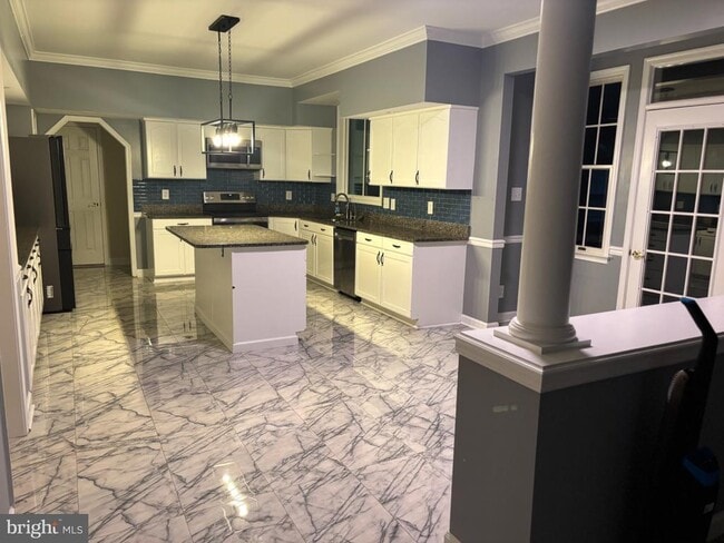 Photo - 9238 Crescent Ln