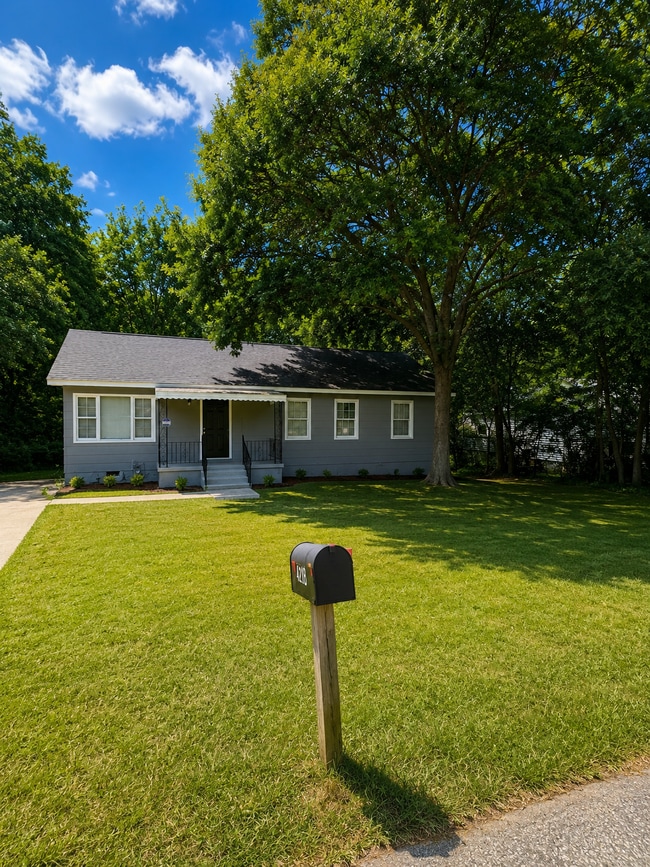 Photo - 1334 Dewey St