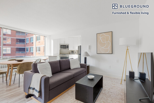 Building Photo - 490 2nd Ave Rental