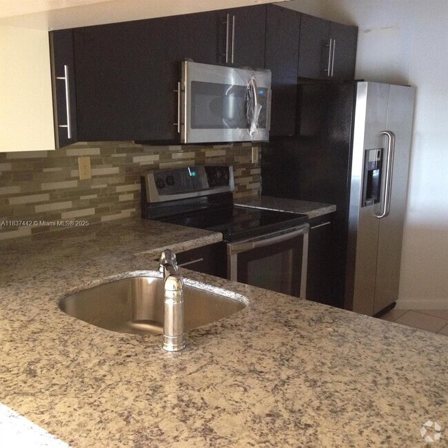 Building Photo - 3000 NW 42nd Ave Unit B505 Rental