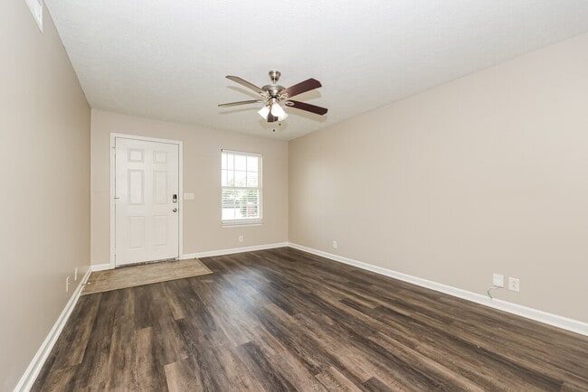 Photo - 1502 Killarney Dr