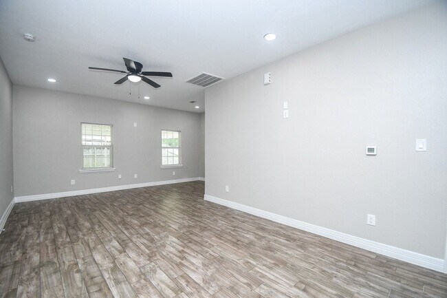Photo - 1405 Richard Ave