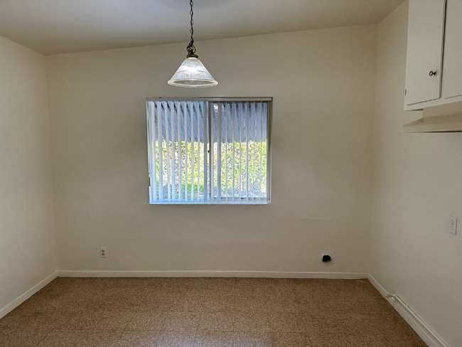 Photo - 5154 Santa Ana St