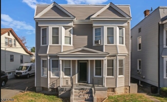 Building Photo - 38 Franklin Ave Unit 1L Rental
