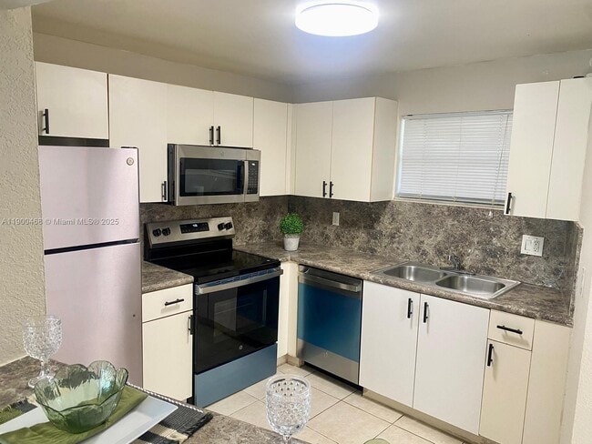 Photo - 4235 N University Dr Unit 310