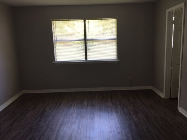 Photo - 1112 Whipporwill Ln
