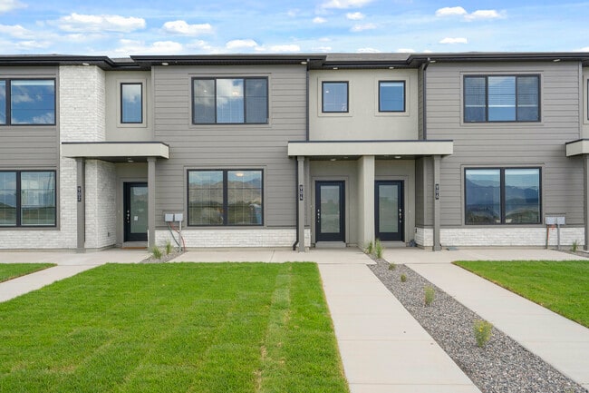 Photo - 904 S 850 W Townhome
