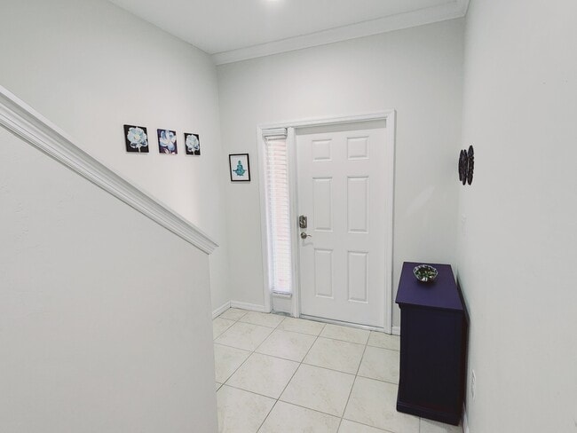 Entry - 4095 Wilmont Pl