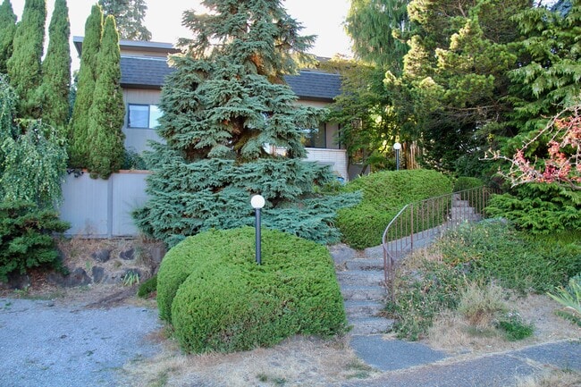 Frente con zona de aparcamiento - 10249 33rd Ave sw Unidad 33rd Ave