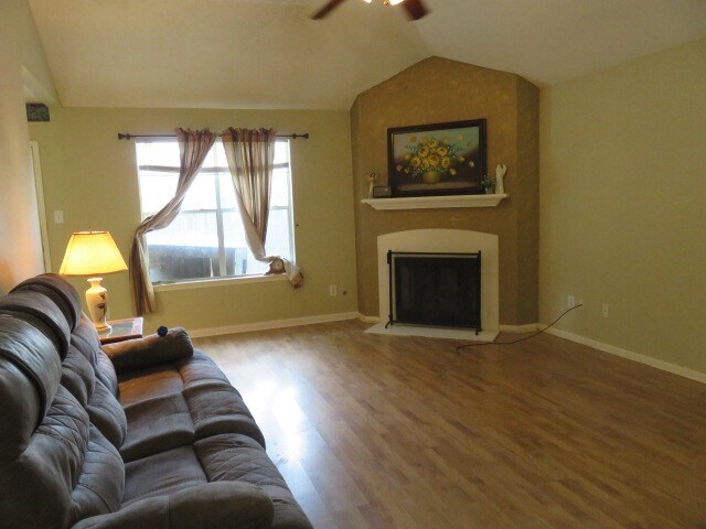 Photo - 12129 La Salle Br