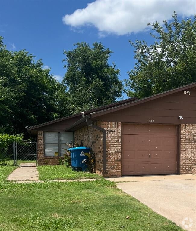 Building Photo - 247 Windsor Way Rental