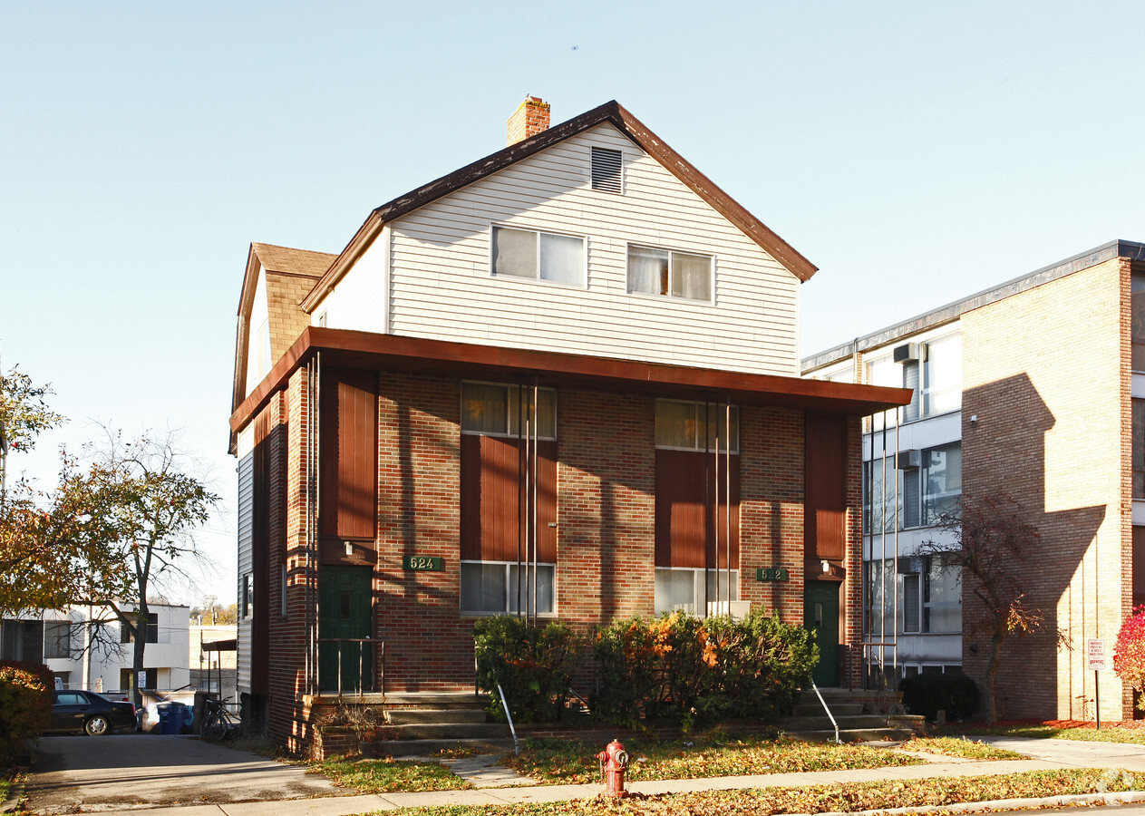 Primary Photo - 522-524 Packard St Apartments