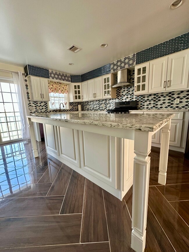 Photo - 3 Harbor Front Ct