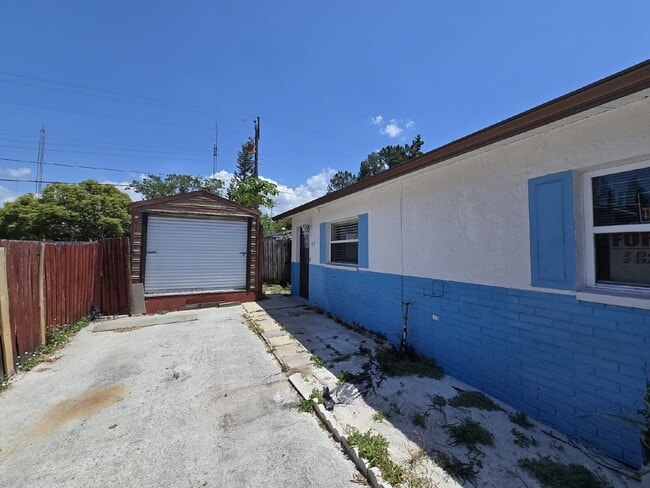 Photo - 2 bed, 2 bath duplex in New Port Richey