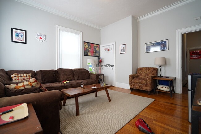 Photo - 172 Bigelow St