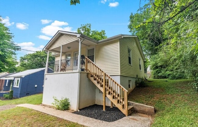 Photo - 139 Breckenbridge St