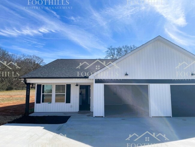 Building Photo - 103 Rhoe Cir