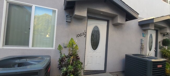 Photo - BROADWAY (10611) Unit BROADWAY (10613 1/2 BS)