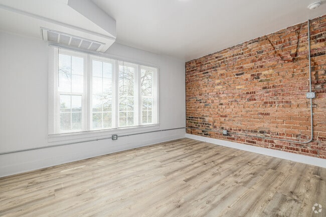 1BR, 1BA - 400SF - Living Room - Breelynn Apartments
