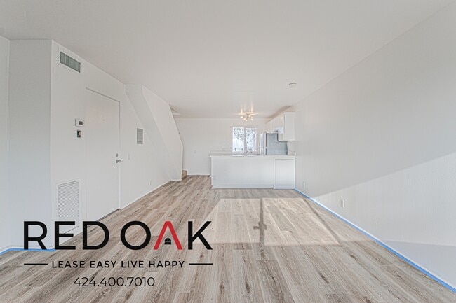 Building Photo - 2965 Waverly Dr