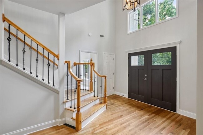 Photo - 210 Aerie Ct