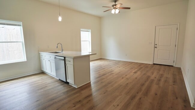170 Bailey Ave