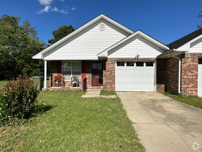 Building Photo - 1995 Essex Dr Rental