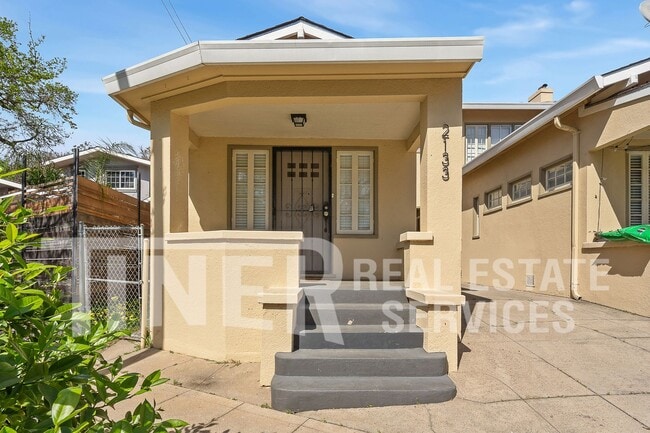 Building Photo - 2133 Marshall Way