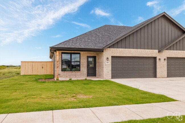 Building Photo - For Lease Rental