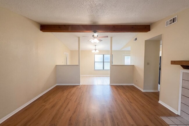 Photo - 908 Hackberry St