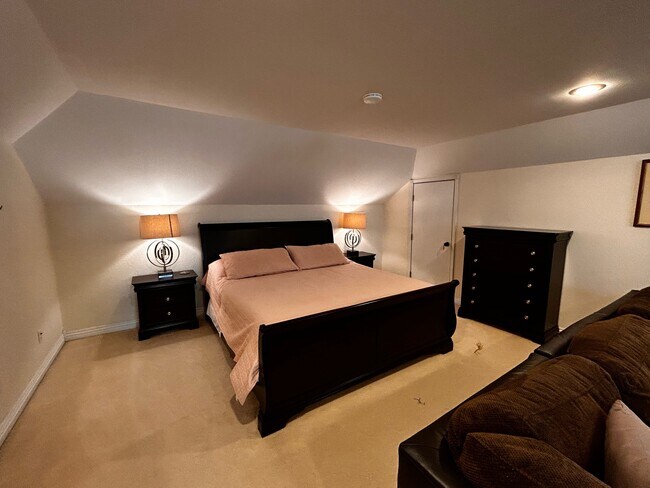 Photo - 25575 17-770E