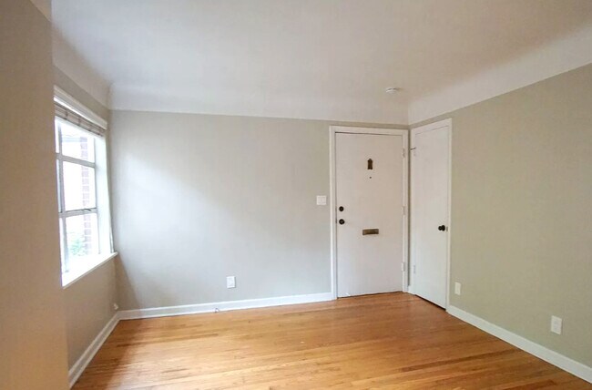 Photo - Irving Court Apartments